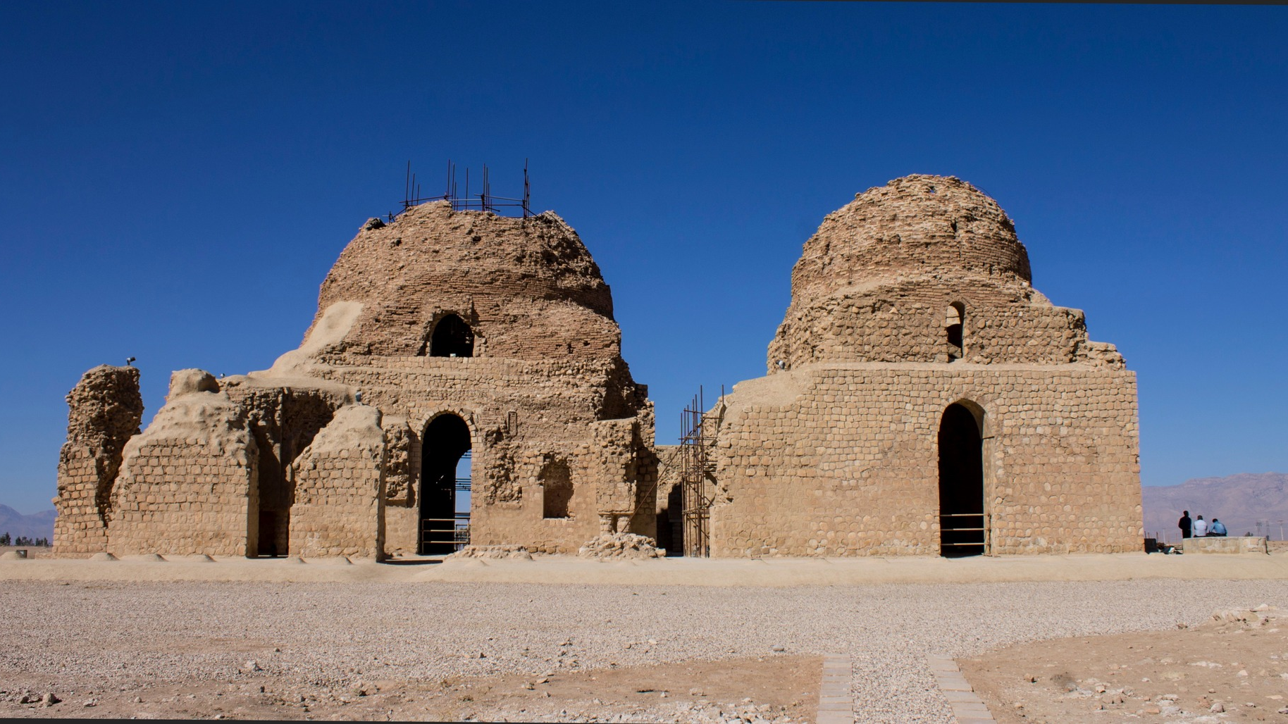 Sasanidska palača Sarostan, počivalište kralja ili zoroastrijski hram?