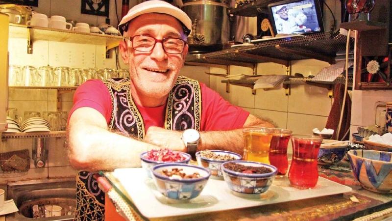 Kafana Hadži Ali Derviša, najmanja kafana na svijetu u teheranskom bazaru