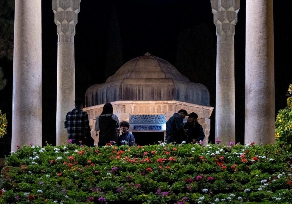 O DUHOVNIM STEPENIMA   HAFIZOVOG PUTA